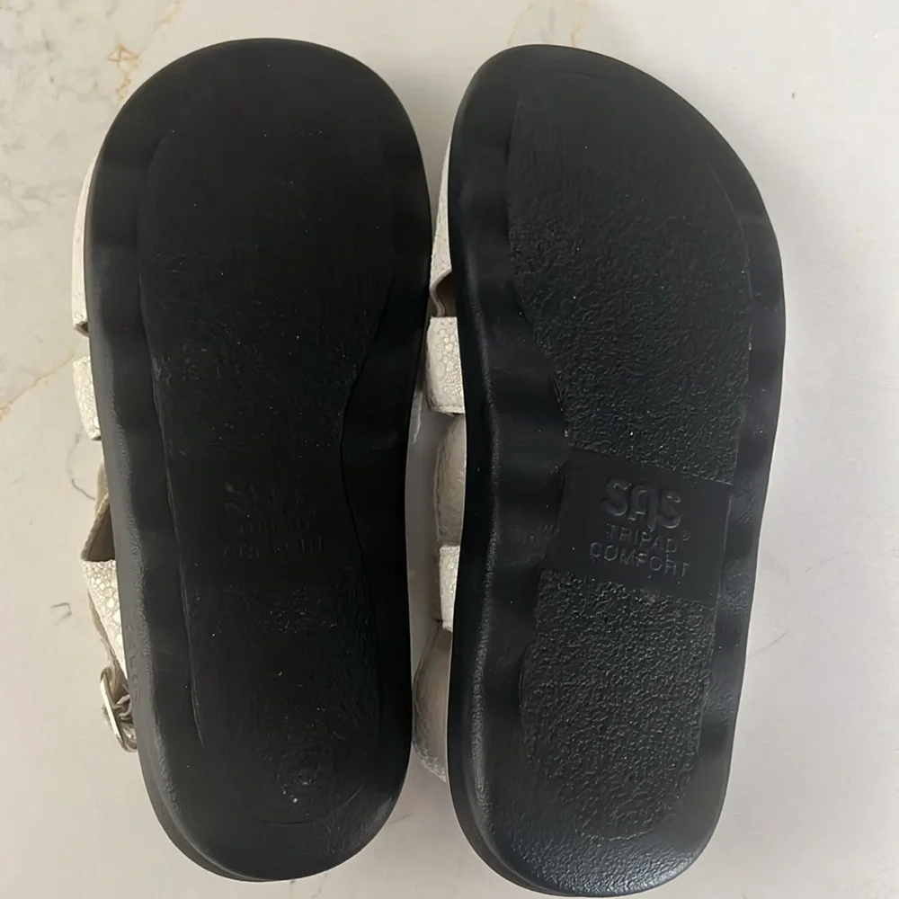 SAS women sandals color: white                       Size: 6.5 M - Picture 11 of 12